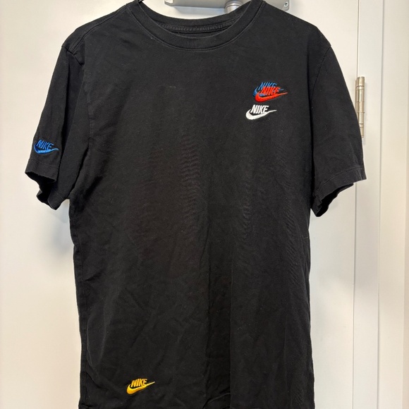 Nike vintage Shirt - Picture 1 of 4